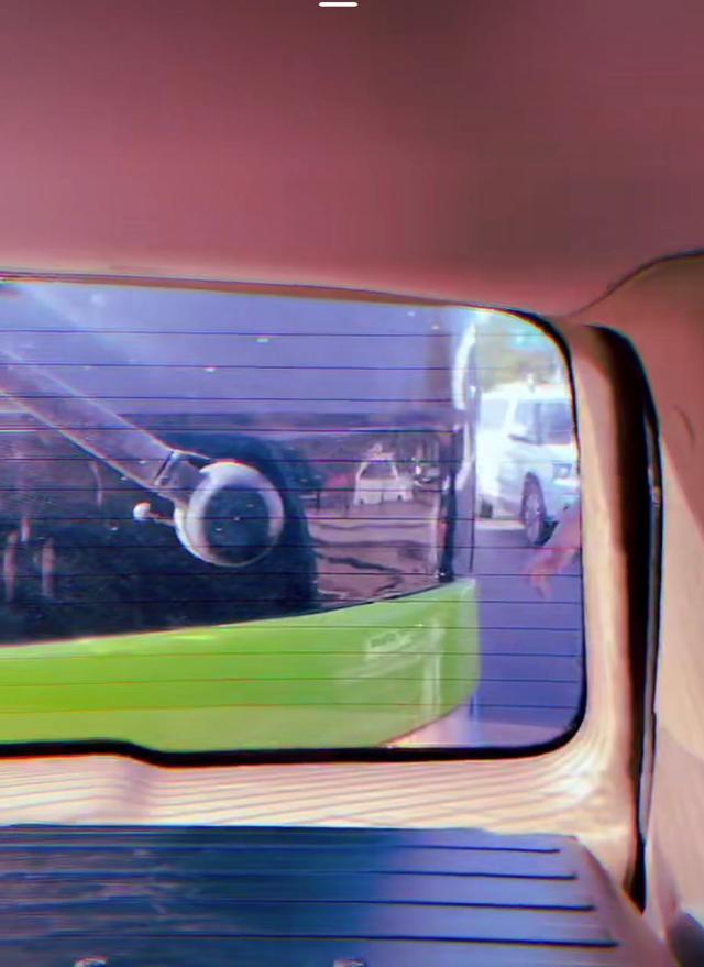 袁咏琳|袁咏琳遇车祸！晒追尾照称座驾被大车撞了，发文谈后怕感慨还好有安全带