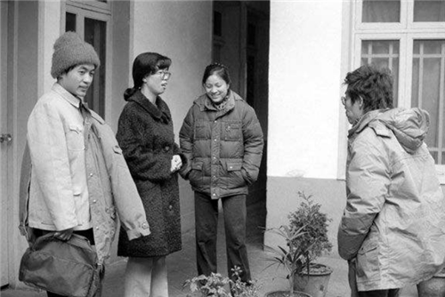 著名诗人|1993年，著名诗人杀妻后自杀，他留下的诗句被年轻人当作个性签名