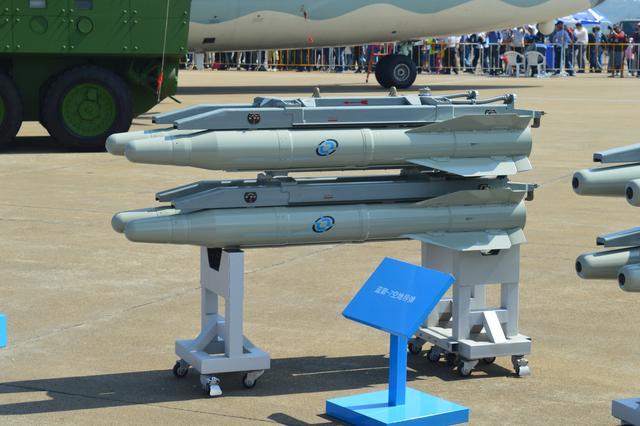 中国"地狱火"导弹亮相,成陆航部队坦克杀手,性能远胜现役型号