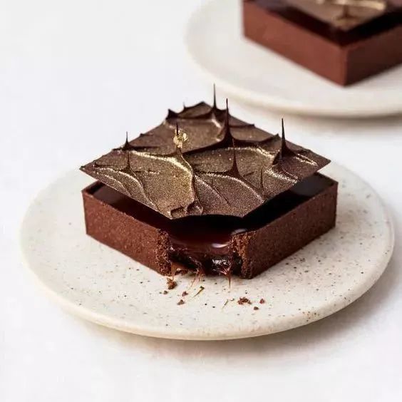 巧克力装饰之于蛋糕就如饰品之于女人甜品师们最圈粉的5类巧克力装饰