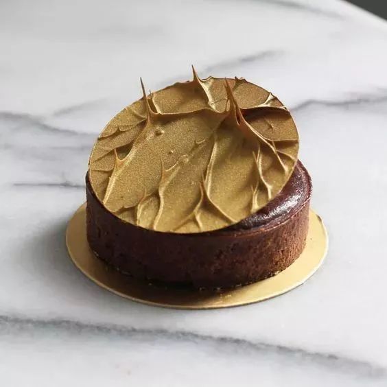巧克力装饰之于蛋糕就如饰品之于女人甜品师们最圈粉的5类巧克力装饰