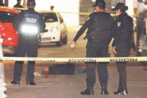 毒贩|男子指控毒贩偷了他儿子的自行车，两天后在回家路上被射成马蜂窝