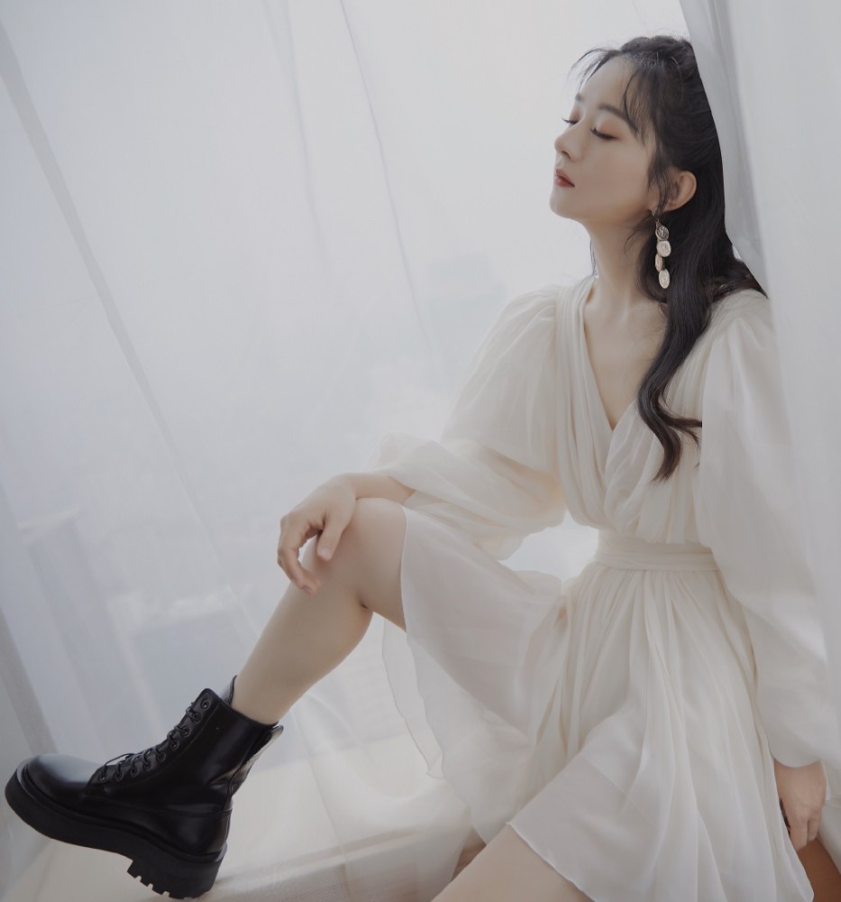 赵丽颖|赵丽颖参加综艺连引三次争议，实情让人心疼，只怪赵丽颖名气太高