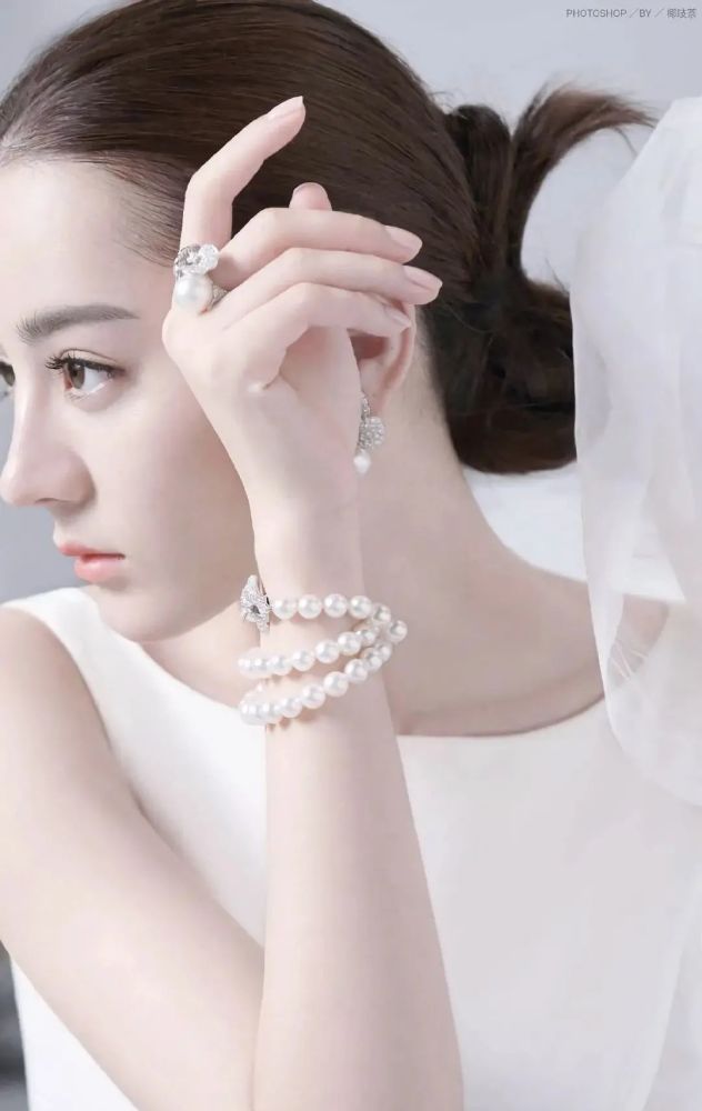 迪丽热巴|承认吧，热巴的脸就是不行了！