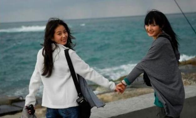 刘诗诗|看了杨幂和刘诗诗十年前的埃及旅行照，终于明白她们关系有多亲密