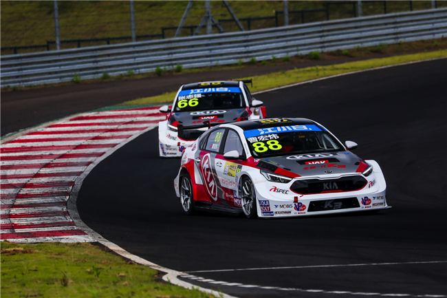 砥砺前行 拼搏不止 东风悦达起亚连续登上领奖台