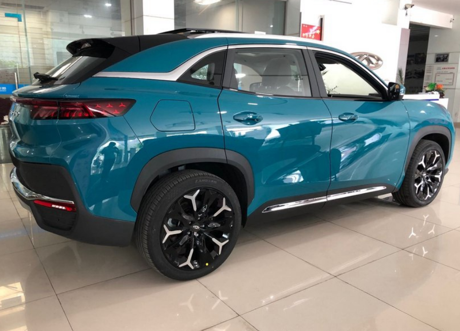 奇瑞轿跑suv实车到店颜值褒贬不一不该盲目信任欧洲设计师