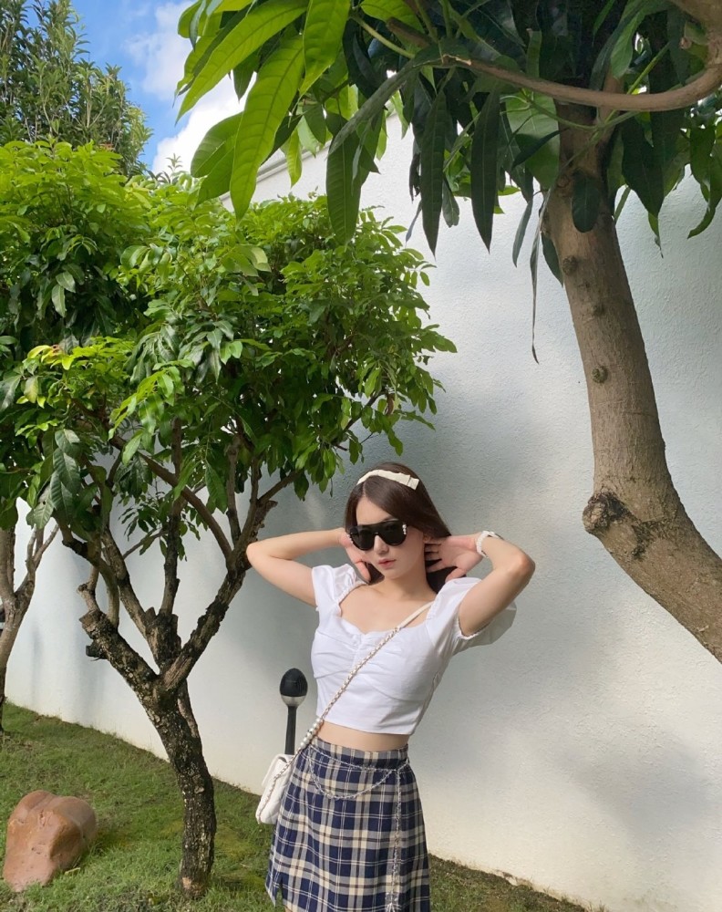 方媛|方媛完全走出风波影响，心情大好晒夏日元气穿搭，这身材真的绝了