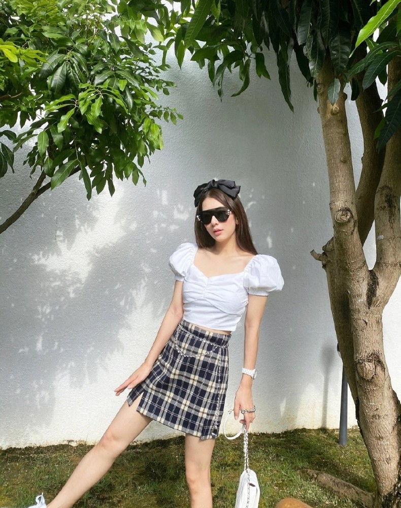 方媛|方媛完全走出风波影响，心情大好晒夏日元气穿搭，这身材真的绝了