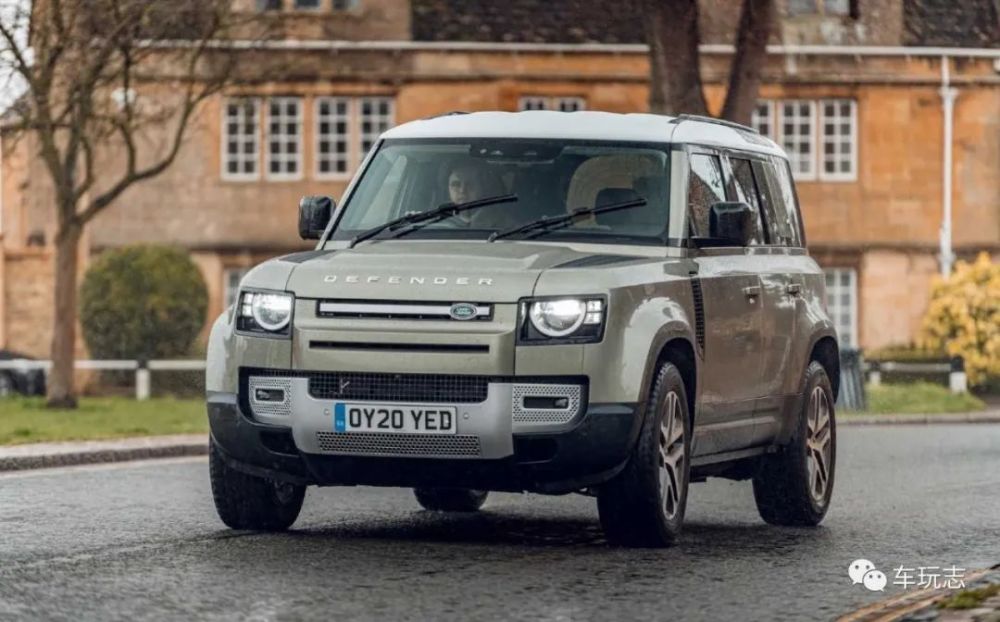 尽管新的defender在第一款路虎从沙滩上的草图诞生后已经过去了七十多