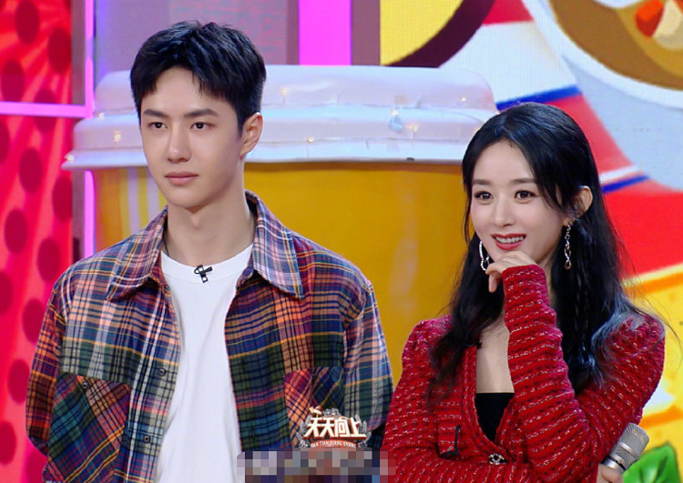 王一博|《有翡》主演重聚，被问王一博有没有请吃饭时，赵丽颖回答很机智