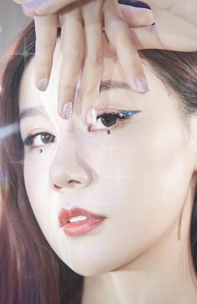 沈梦辰|沈梦辰没签杜华，大可放心！曝李斯丹妮怕虫怕黑怕被吓，郁可唯离不开保温杯