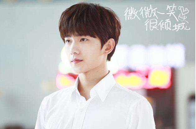 微微一笑很倾城|《微微一笑很倾城》4年后，杨洋原地踏步，郑爽放飞自我，配角走红