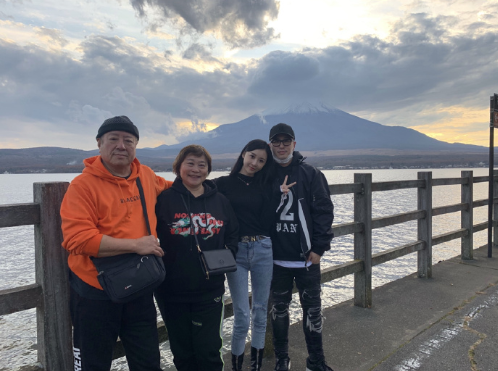 方媛|被郭富城甜蜜告白后，方媛晒照清纯甜美，手戴戒指依旧甜蜜