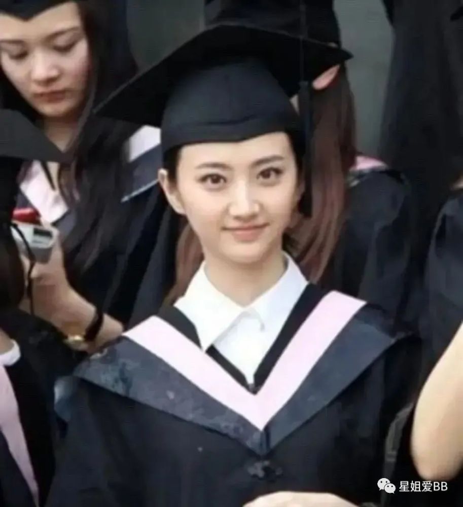 整容|她居然公开了自己整容的黑历史？