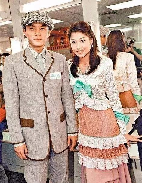 在事业低谷期,他与陈敏之在2007年复合,只是复合期很短暂.