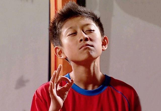 张一山|张一山情史：成名太早的负担