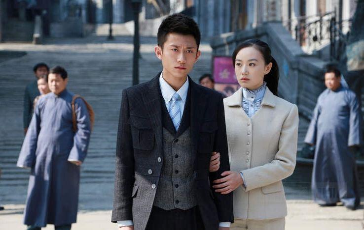 张一山|张一山情史：成名太早的负担