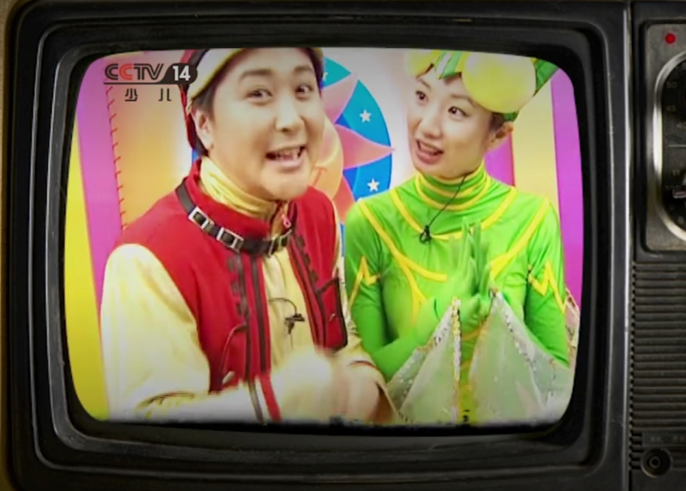 记忆中苑冉还合作过胡歌和菅纫姿,在《猎场》中饰演了冯眷眷,剧中她不