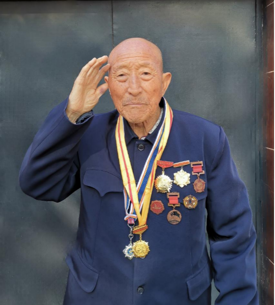 八路军老战士贺光厚少年时曾一炮命中日军的碉堡