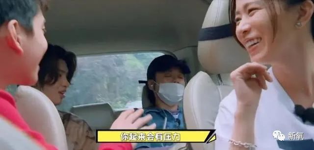 马思纯|马思纯这次真的病了？3天胖8斤，现身精神病医院，药不离身…