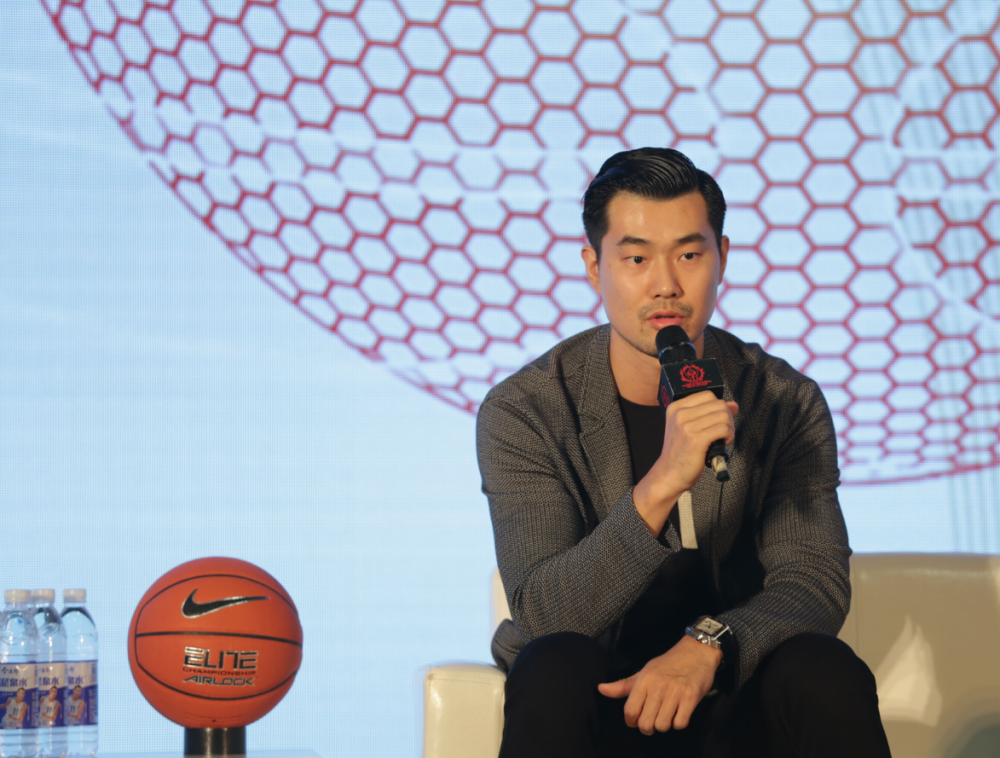 王仕鹏说得对世界杯才过去多久忘啦疼痛感还盯着你们呐