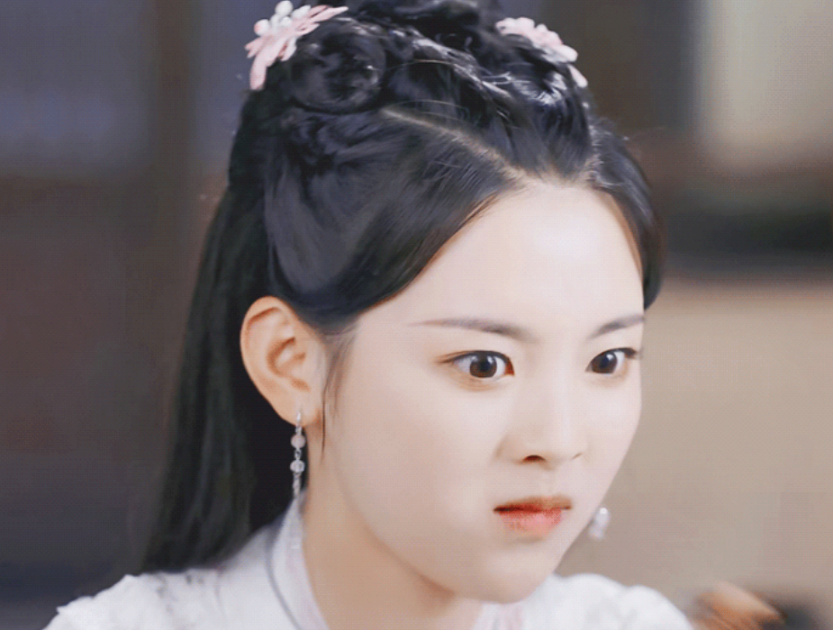 且听凤鸣|《且听凤鸣》开播，别看杨超越唱跳不行，演技却挺灵