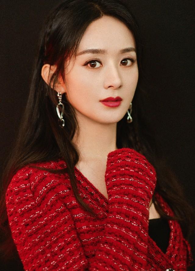 赵丽颖|赵丽颖最大的问题，不是盘里扒拉菜，是粉丝认为可爱的“补刀”