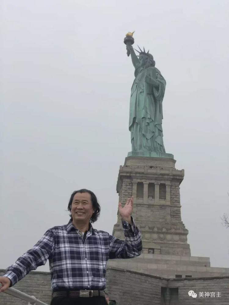 薛林兴|薛林兴为“和平”铸造一座独特的雕塑