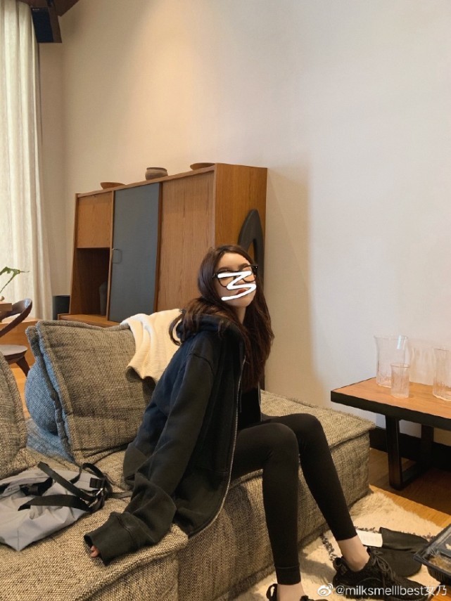 唐嫣|娱乐早报 | 唐嫣孙坚聚餐罗晋亲自选店袁咏琳自曝遭遇车祸