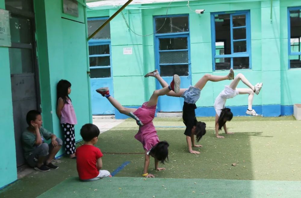 北京|二百多学生剩四十多人，疫情中的打工子弟学校情怀撑不住现实