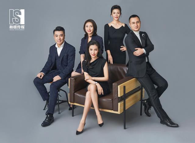 赵丽颖|赵丽颖与李冰冰妹妹李雪聚会，破解约谣传，两人相谈甚欢心情极佳