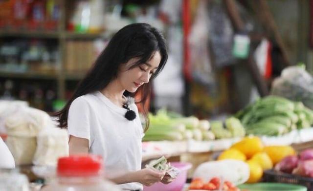 赵丽颖|“一波未平一波又起”继《中餐厅》后，赵丽颖《天天向上》也翻车