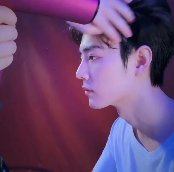 肖战|肖战回归视频：2分钟不到获得3000万播放，同款衣服被疯抢