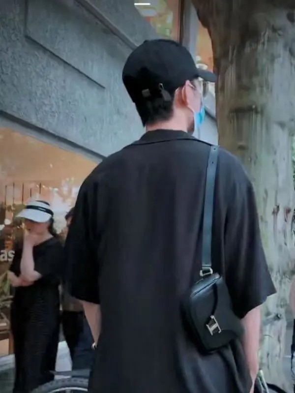 肖战|肖战回归视频：2分钟不到获得3000万播放，同款衣服被疯抢