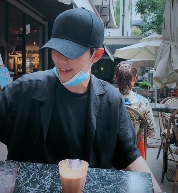 肖战|肖战回归视频：2分钟不到获得3000万播放，同款衣服被疯抢