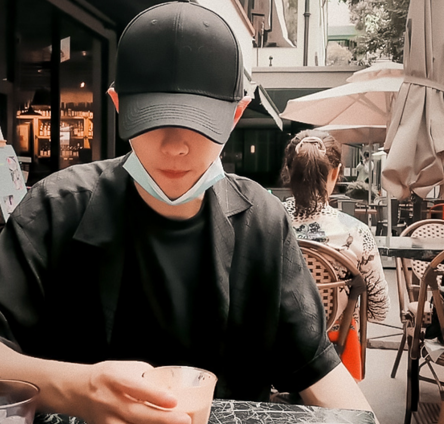 肖战|肖战带火咖啡店，老板感叹来了数百位明星才感受到顶流，拉花师却要疯了