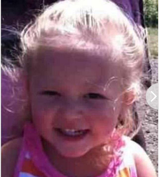 大卫·奥克斯|19岁英国少女的噩梦：恶魔继父家暴枪杀母亲和2岁妹妹，警察失职