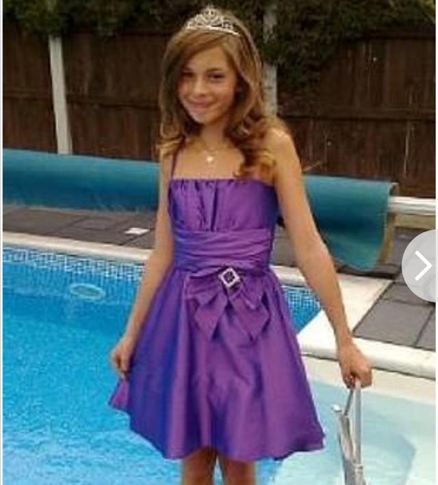 大卫·奥克斯|19岁英国少女的噩梦：恶魔继父家暴枪杀母亲和2岁妹妹，警察失职