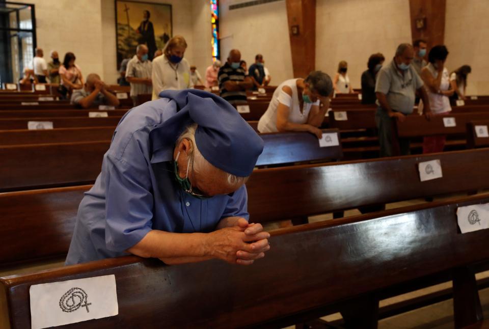 黎巴嫩_社会|黎巴嫩爆炸地成网红打卡处 游客蜂拥而至 搔首弄姿拍照留念