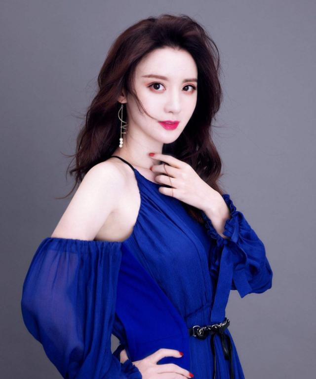 张萌|张萌一碗水端平，发长文告别29位姐姐，网友调侃：太长了不想看