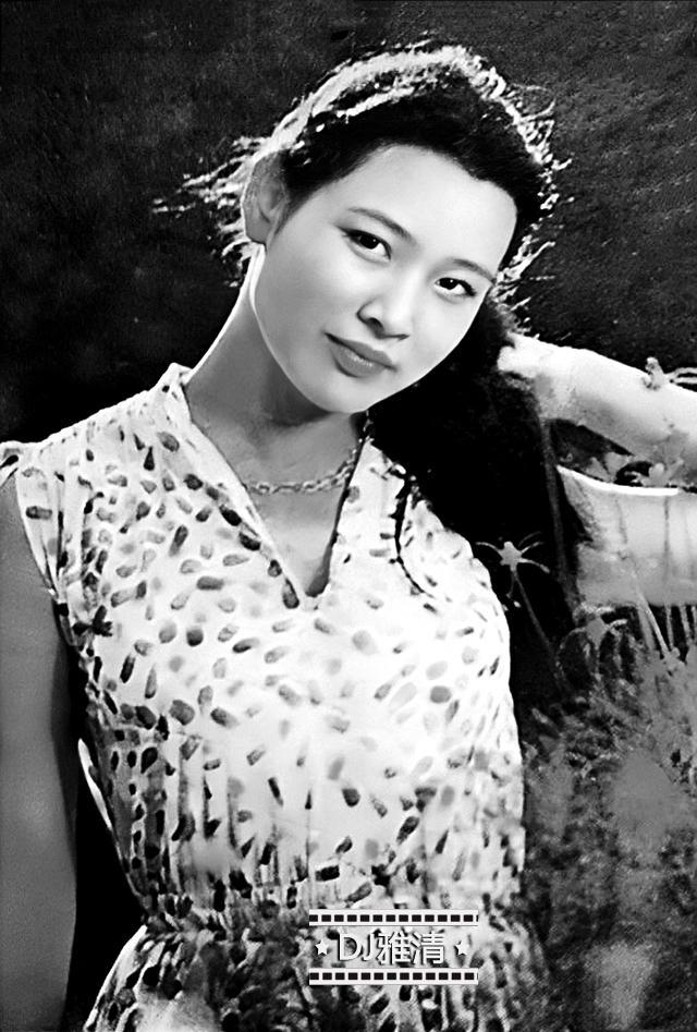 罕见老照片:80年代22位女星黑白照,个个花容月貌,张张美不胜收