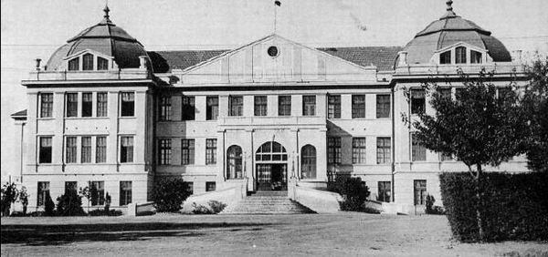 东北大学文法学院