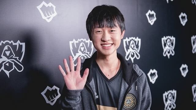 LPL：RNG小明疑似要退役结婚，女方是谁？