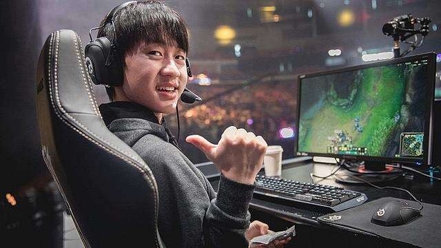 LPL：RNG小明疑似要退役结婚，女方是谁？