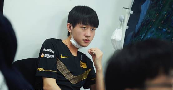 LPL：RNG小明疑似要退役结婚，女方是谁？