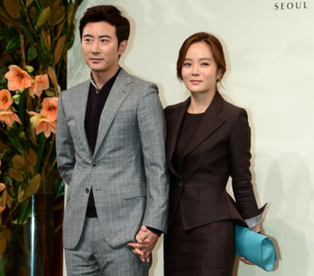 蔡琳|蔡琳带2岁儿子海边戏水，与高梓淇2年未互动，昔日恩爱动态早删光