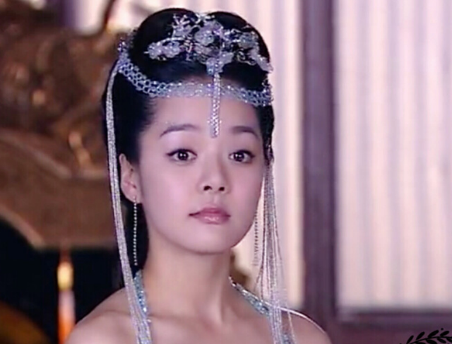 蔡琳|蔡琳带2岁儿子海边戏水，与高梓淇2年未互动，昔日恩爱动态早删光