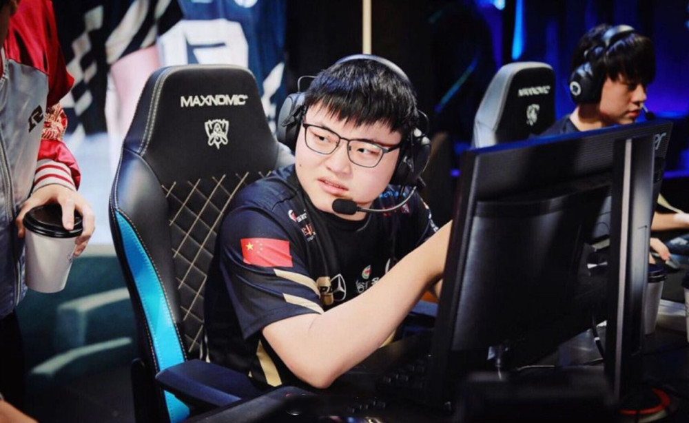 uzi的影响竟然有这么大？解说记得自称uzi18年夺冠改变了他