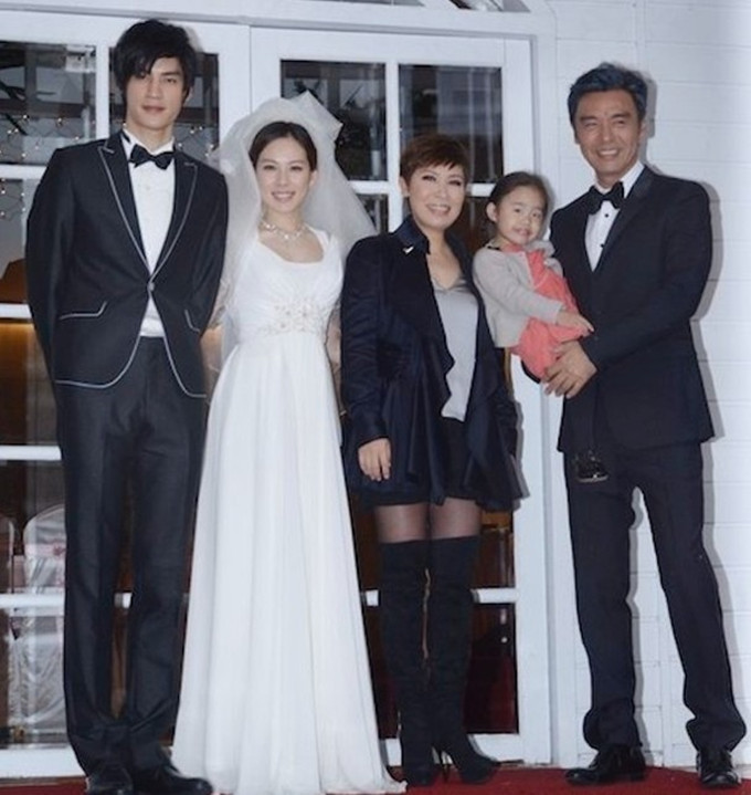 67岁钟镇涛嫁女儿喜极而泣视频源头被扒出原来全是演的